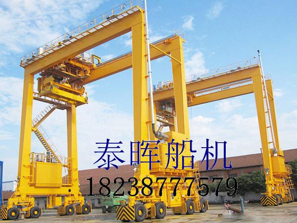 关于集装箱龙门吊的锁止机构的结构与原理